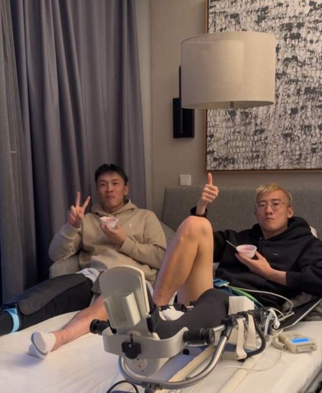 養傷搭子??韓佳奇曬康復視頻，與王振澳一同養傷